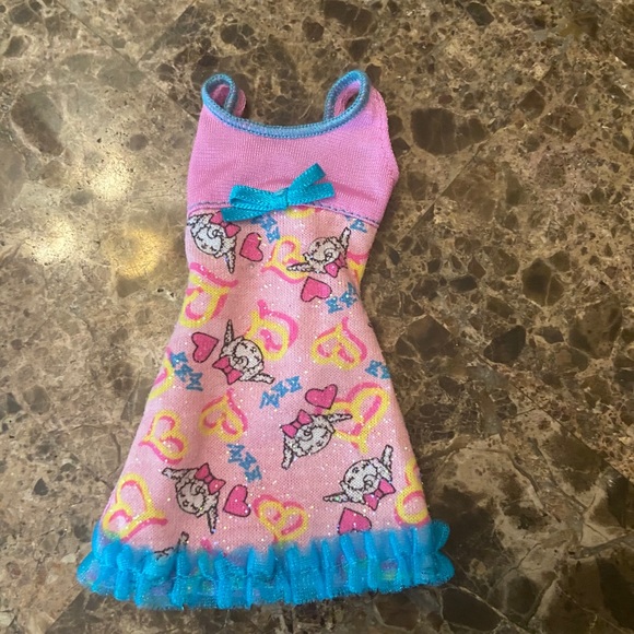 7 Short Barbie Dresses - Picture 4 of 15